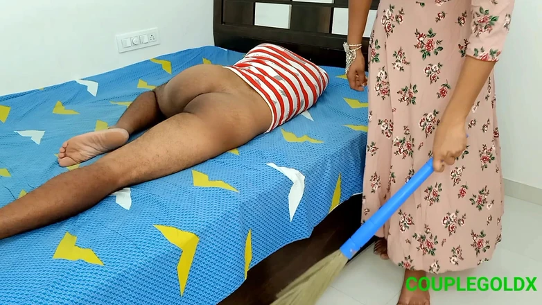 Sexy Komal: Komal Put Magic in Her Husband's Ass