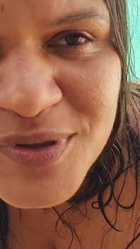 Vidéo pour une pastorale squirt dans la piscine