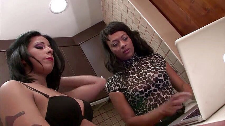 Reality Babes: Kouření ptáka náhodného chlapa