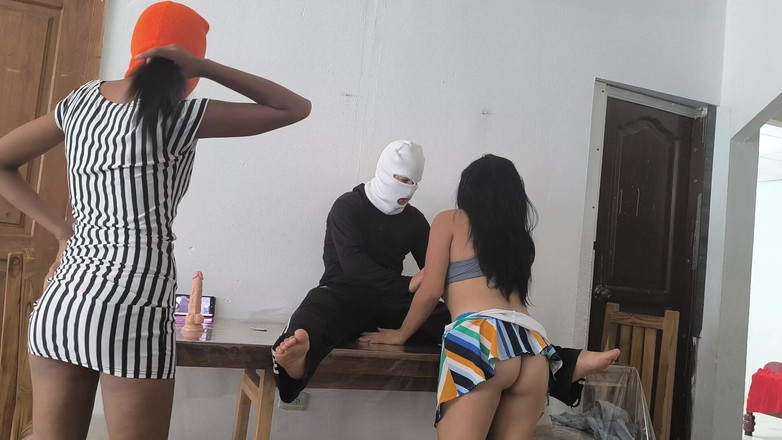 NEGRITA SEXY: My Best Friend Won Her Bet and Now She Has...