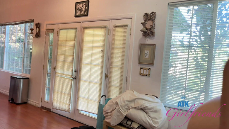 ATK Girlfriends: Data wirtualna