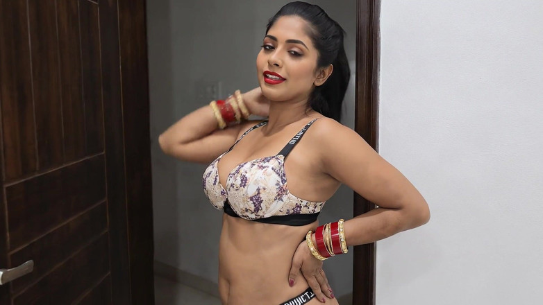 Necola: Desi Most Beautiful Bhabhi Best Blowjob Fucking and Blowjob Video