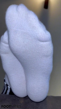 Usikan stoking senyap - Ivys Feet - Footivities