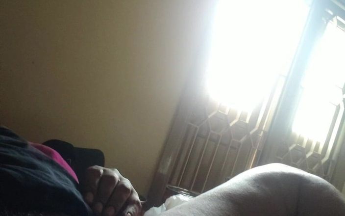 Porn films: Ibu tiri dientot sama cowok remaja