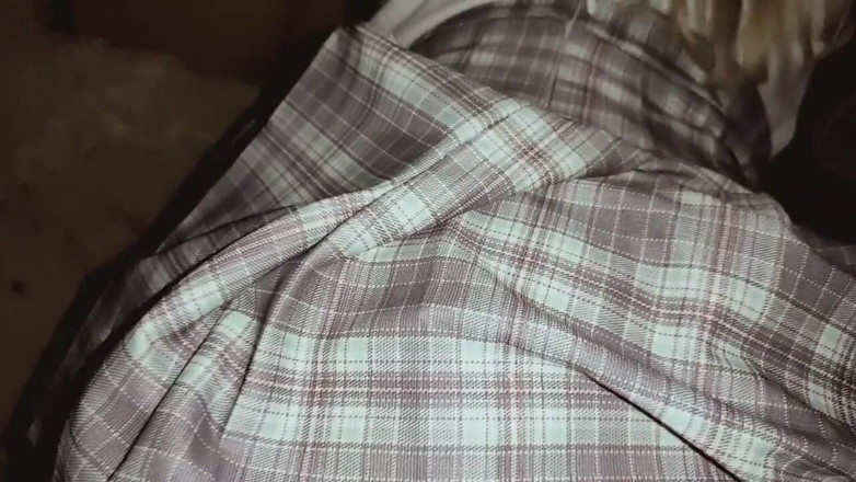 Taboo Room: La sorellastra ha sedotto il fratellastro per mettere il suo...