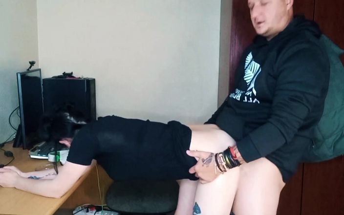 Mysticbabe8: Ragazzo scopa ragazze che giocano a xbox