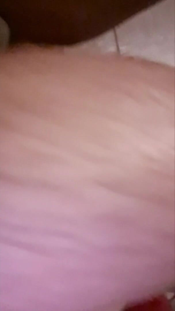 KittieNoOne: Se corre en mi coño afeitado