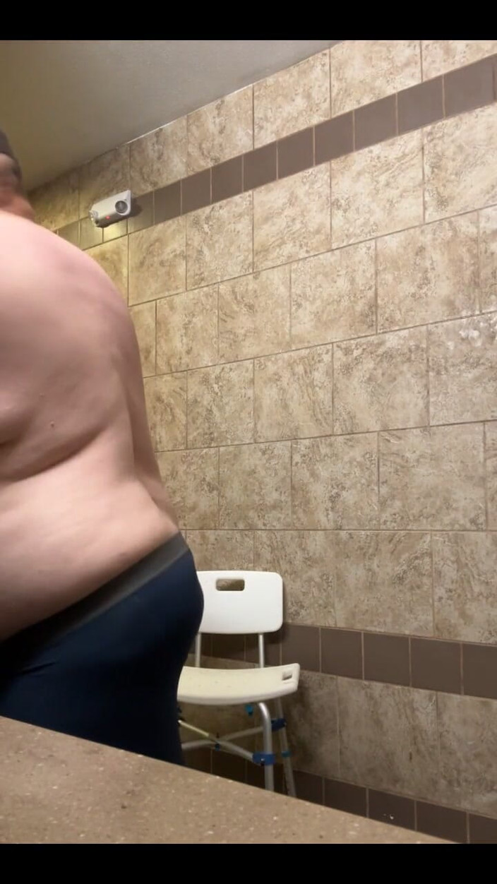 Bigteddy_98: Belle fraîchement sortie de la douche