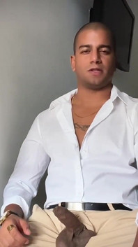 Một fagg0t đã là vợ tôi trong một năm