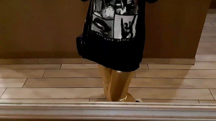 TheloveStory: Vysokoškolačka nechodí na vysokou, jde masturbovat na záchodě v kavárně