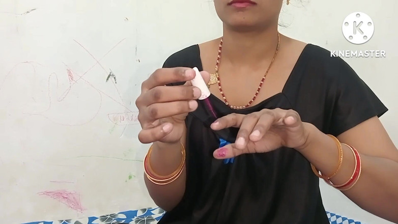 Ankurpriya000: Priya yengen cilayla ve külotunu gösteriyor