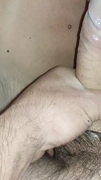 Succhia un grande cazzo e lecca le palle