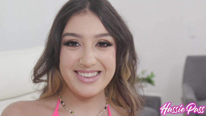 Hussie Auditions: The Pint-sized Arab-cuban Girl Featuring Violet Gems with Brickzilla