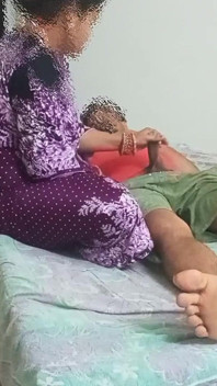 Une femme au foyer desi indienne se fait baiser dans une vidéo