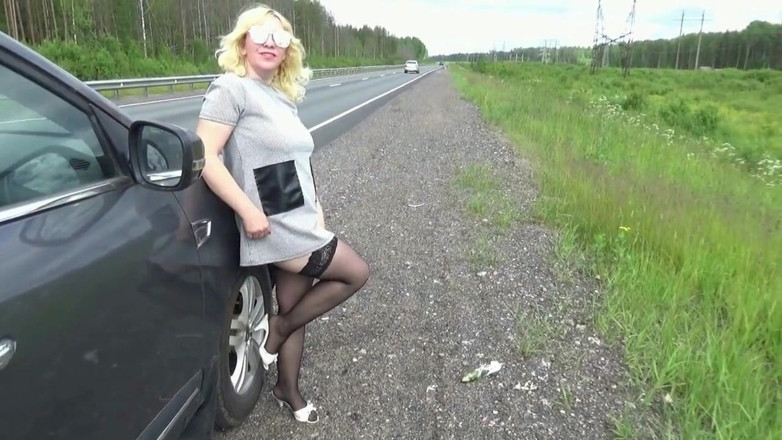 Nylon-Heels: บนท้องถนน มิลฟ์ร้อนโชว์หี