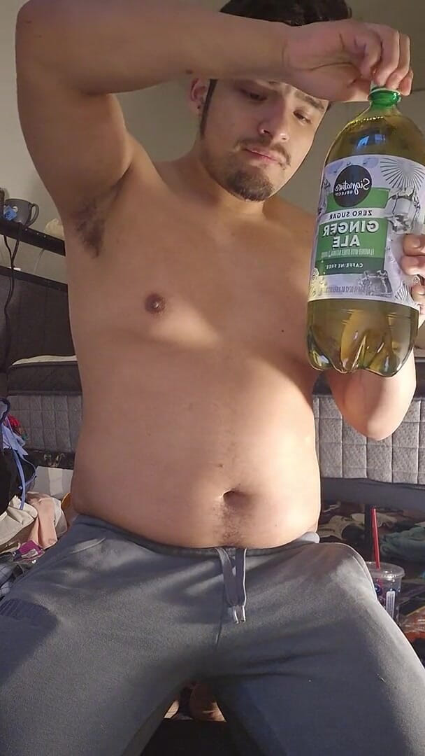Ginger Ale Chugging (Nakeyjoss)