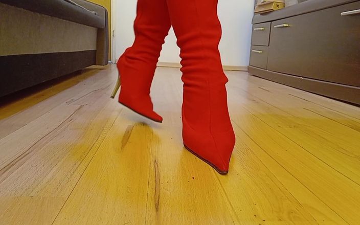 High Heels Kingdom: 女装者はセクシーな赤いスエードのポインテッドトゥハイヒールブーツで歩きます