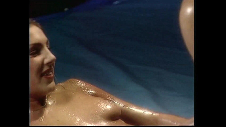 Muschi movie official: Komplexní soutěž mezi ženami