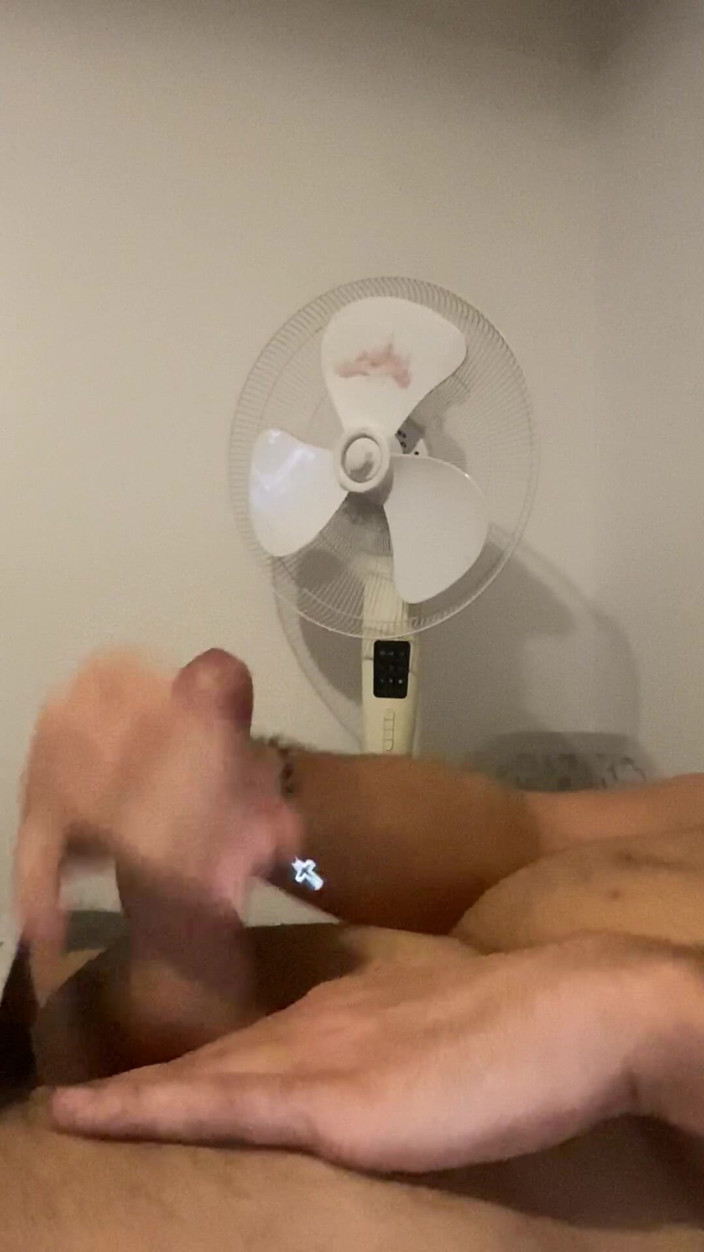 Hibou: Bi Eats Her Own Cum