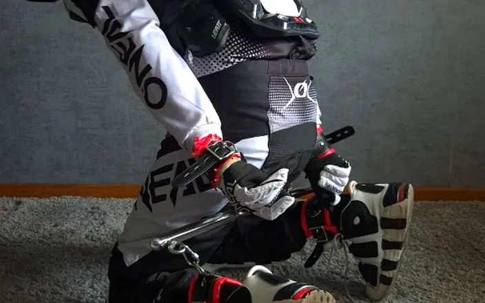 Sneakersmax98: Self Bondage of a Hot Motorcyclist in Full Gear