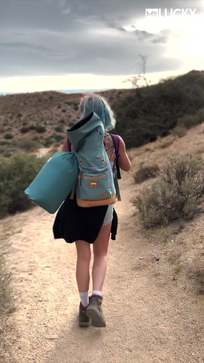 Mr.Lucky POV: Aventura secreta de aguas termales con Adira
