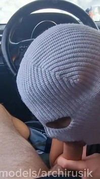 Pelacur jalang ini jilat sperma ayah tirinya di pinggir pusat perbelanjaan