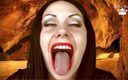 Goddess Misha Goldy: Голодный оборотень хочет потребить тебя живым (в видео от первого лица, рот, язык и глотка)