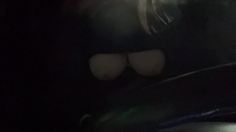 Artemisia Love: Włoskie napalone duże cycki Artemisia uwielbiają jeździć w nocy i...