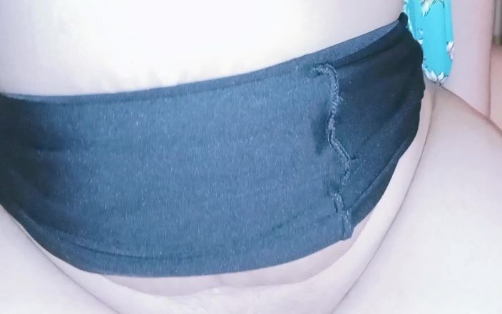 Ayuningsih: 我带我的年轻男人去一家旅馆，因为我远离我的丈夫