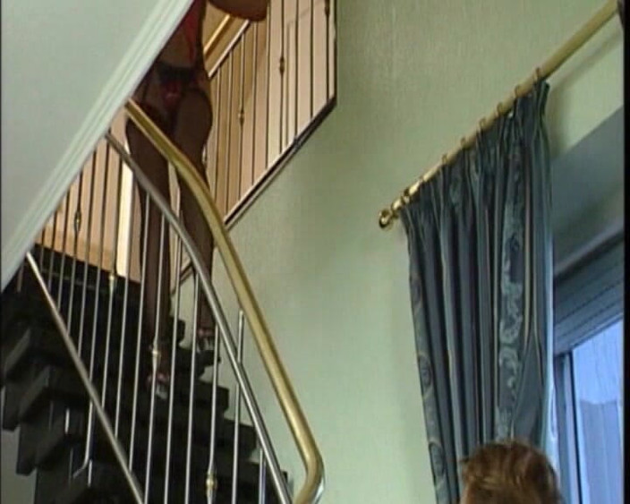 Amateur Pornos XXX: Amateur Wilde Gangbang-orgie Auf Der Couch