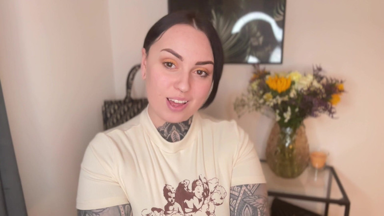 Miss Valentina: Pulisci il mio buco del culo