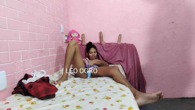 Bebes vagabundas: Моя збуджена падчерка закінчує тим, що називає мене "любов'ю" і просить мене займатися з нею сексом.