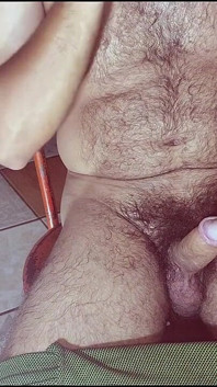 Un hombre fumando