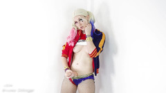 Brooke Dillinger: Futa Harley Quinn si hladí ptáka