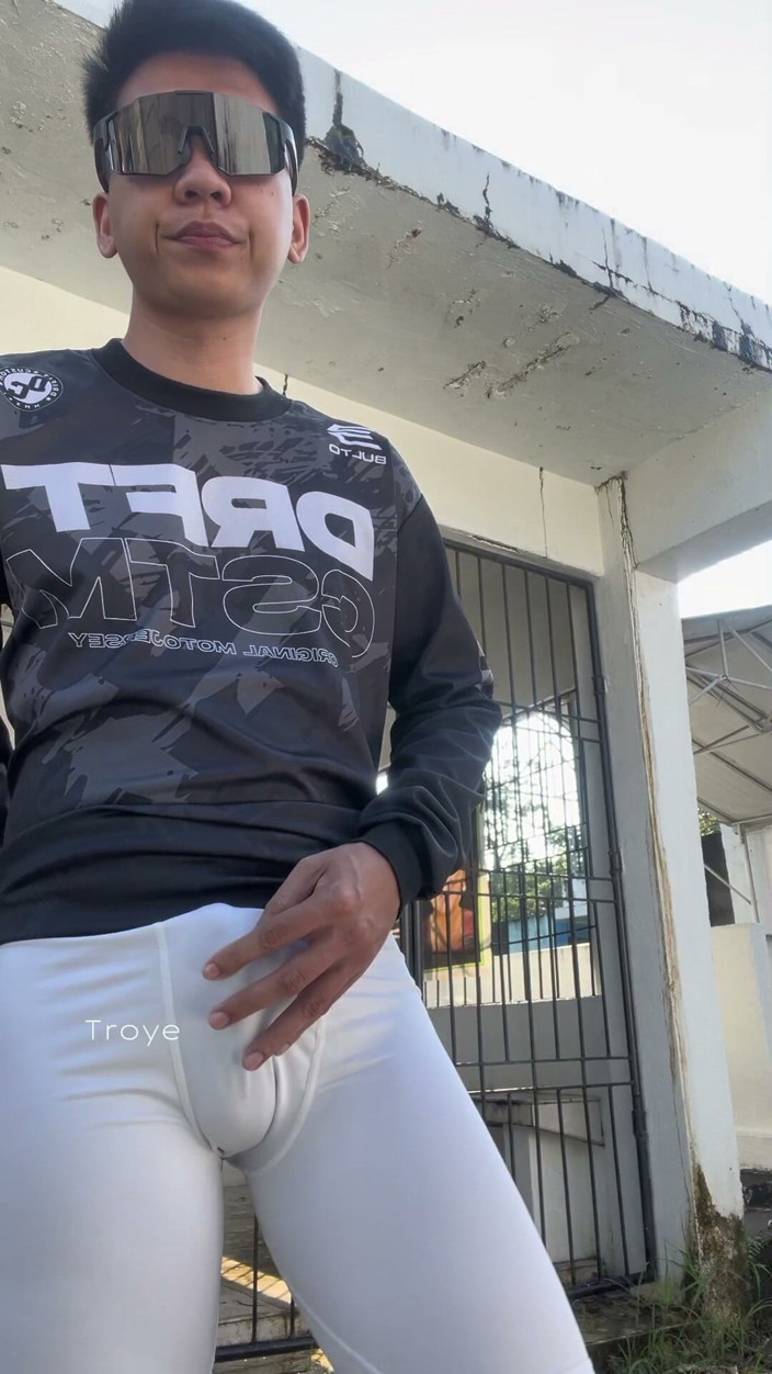 Troye_AsianPinoy: Asian Boy Went on a Long Ride and Masturbate Outdoor