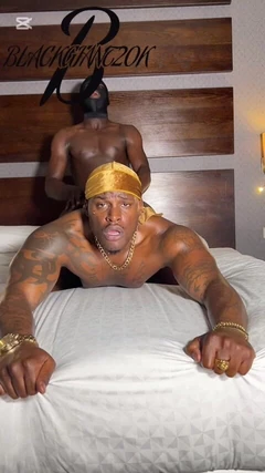 Blackgiant et Daddyblack dans un combat sexuel