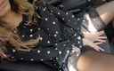 Alisa Lovely: 내 드레스 밑에 무엇이 있는지 보여주고 싶고, 오늘은 검은 스타킹과 가터를 입었지만 팬티를 입지 않았다.