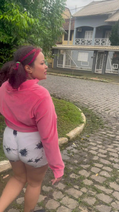 Cutiepiie Chubby: Bella donna cammina mentre gassa e non riesco a smettere...