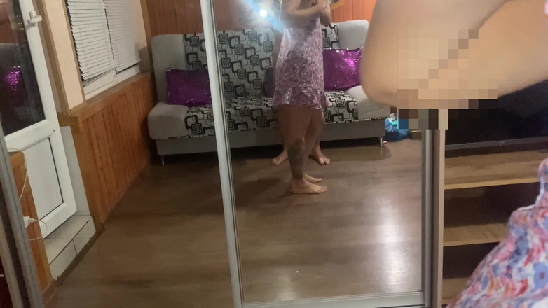 Risky Hairy Couple: खिड़की के सामने चुदाई, महिला चरमसुख