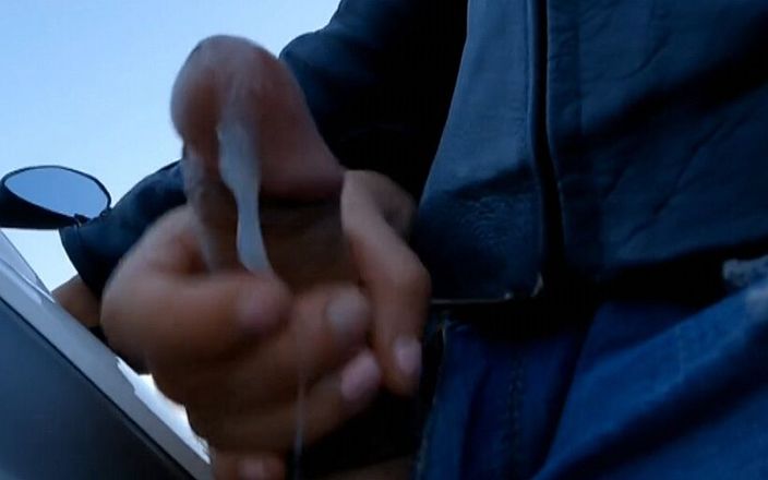 Master of porn: Bisiklette mastürbasyon yapıyor