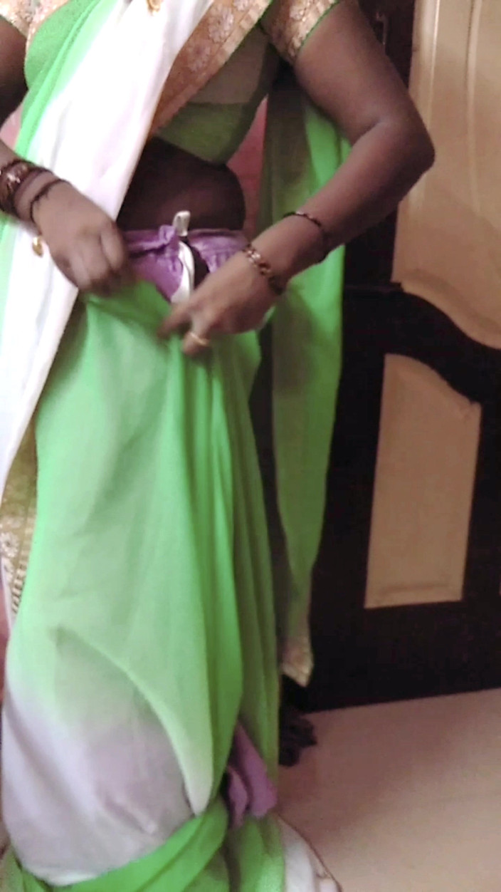 RenuRaj: Bini jalang desi Tamil Renu No Bra Blause &amp; Tiada Petticoat...