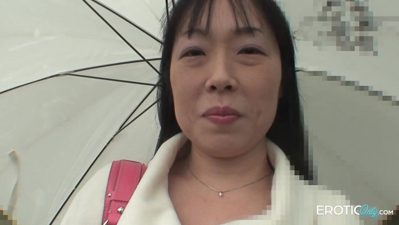 Samurai XXX: Ibu tiri asiaku dengan memek berbulu dientot tanpa sensor