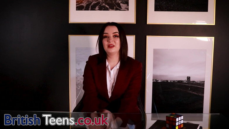 British Teens: 18 yaşındaki İngiliz üniversiteli kız: çorap ve ayak 31 talimatı