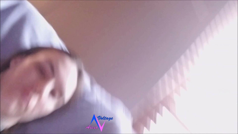 Alexa-Voltage: アレクサの初のおならコンピレーション