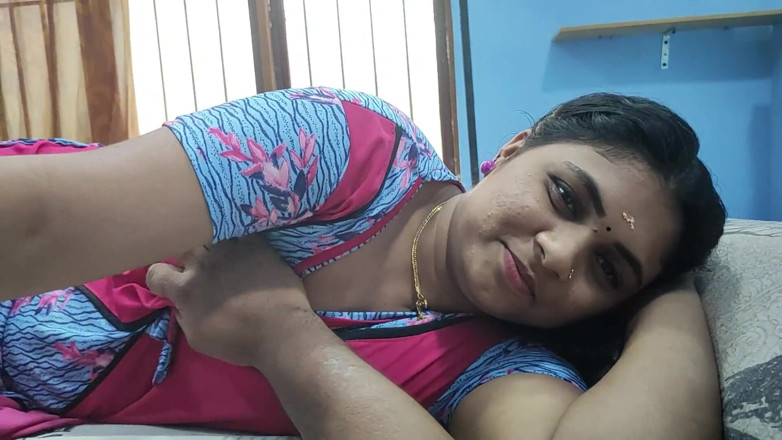 Vaigavarun45: Malayali nevlastní matka sexy šukání