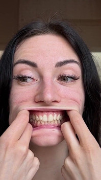 Mouth Stretching & Big Eyes