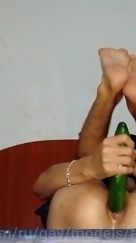 Succo fresco di cetriolo a banana dritto nel mio culo effeminato