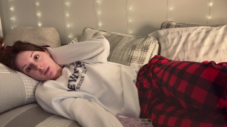 Nadia Foxx: Üvey kız kardeşinin oyuncağını odanda bulmak yüzleşmeye yol açıyor