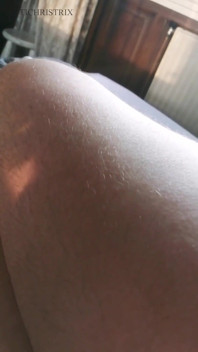 Tudo natural, provocação de pernas peludas e sensuais