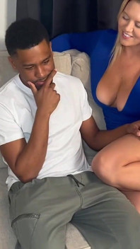 La pawg Jade mi invita a prendermi un sorso e a sbattermi